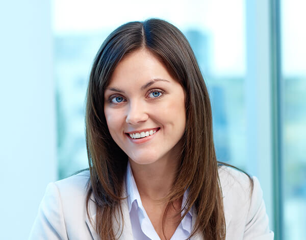 Dr. Jennifer CARLOS - Periodontist